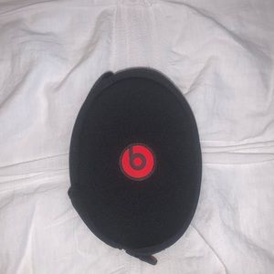 beats headphones case!